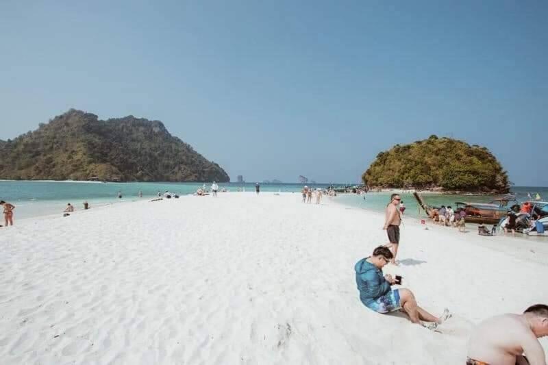 Areeya Phubeach Resort Coliving Coworking Ao Nang Exteriör bild